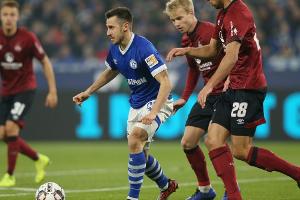 Ausdruck der besonderen Fanfreundschaft: Schalke und der FCN laufen in Sondertrikots auf