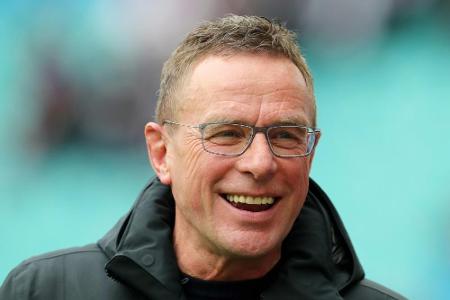Rangnick besucht verletzten Fan im Krankenhaus Rangnick besucht verletzten Fan im Krankenhaus