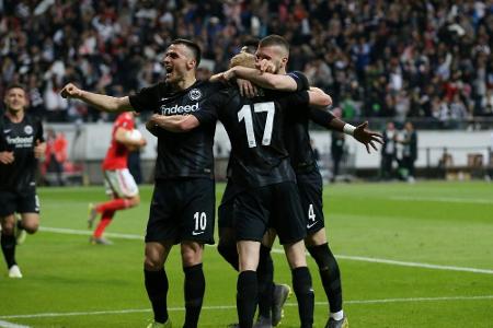 Der Traum lebt! Eintracht kämpft sich ins Halbfinale Der Traum lebt! Eintracht kämpft sich ins Halbfinale