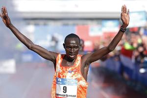 Marathon: Kenianer Cherono siegt mit Streckenrekord in Amsterdam