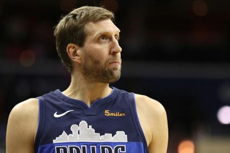 Nowitzki will erst im Urlaub über Zukunft entscheiden Nowitzki will erst im Urlaub über Zukunft entscheiden