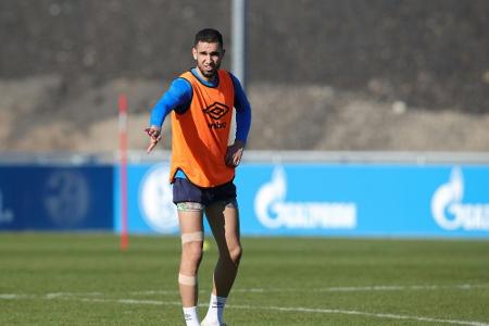 Dienstag wieder im Profi-Training: Schalke begnadigt Bentaleb Dienstag wieder im Profi-Training: Schalke begnadigt Bentaleb