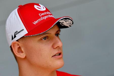 Erste Testfahrt im Ferrari: Schumacher nur von Verstappen geschlagen Erste Testfahrt im Ferrari: Schumacher nur von Verstappen geschlagen