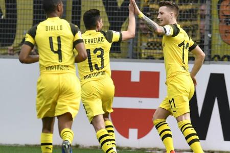Sieg in Freiburg: Effektiver BVB wieder an den Bayern dran Sieg in Freiburg: Effektiver BVB wieder an den Bayern dran