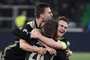 Ajax-Kapitän De Ligt überwältigt: "Es ist bizarr"