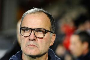Leeds United hält an Coach Bielsa fest