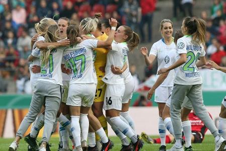 Frauen-Bundesliga: Wolfsburgerinnen feiern den Double-Hattrick Frauen-Bundesliga: Wolfsburgerinnen feiern den Double-Hattrick