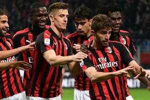 Milan bleibt im Rennen um Champions-League-Platz