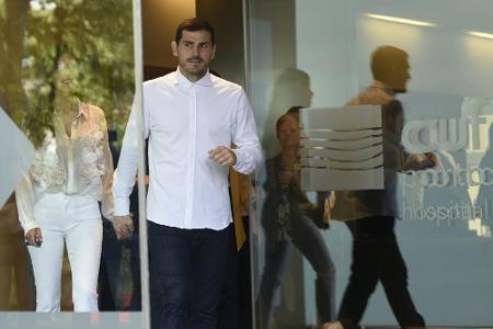 Fünf Tage nach Herzinfarkt: Casillas verlässt Krankenhaus Fünf Tage nach Herzinfarkt: Casillas verlässt Krankenhaus