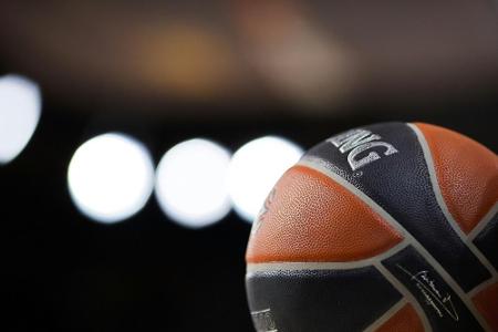 Neues Team, neuer Anlauf: Gülich startet in zweite WNBA-Saison Neues Team, neuer Anlauf: Gülich startet in zweite WNBA-Saison
