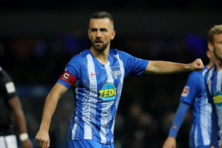 Hertha vor Verlängerung mit Kapitän Ibisevic Hertha vor Verlängerung mit Kapitän Ibisevic