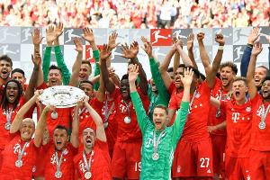 FC Bayern winkt zwölftes Double
