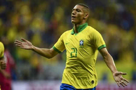 Mumpsalarm bei der Selecao: Nachimpfung vor Copa-Halbfinale Mumpsalarm bei der Selecao: Nachimpfung vor Copa-Halbfinale