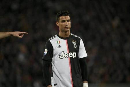 Anwältin stellt klar: Anzeige gegen Ronaldo in Vergewaltigungsaffäre nicht fallen gelassen Anwältin stellt klar: Anzeige gegen Ronaldo in Vergewaltigungsaffäre nicht fallen gelassen