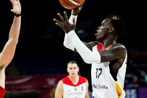 Basketball-Star Schröder: Werde durch meinen Sohn ein besserer Spieler