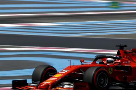 Vettel hängt fest - Hamilton fast unantastbar Vettel hängt fest - Hamilton fast unantastbar