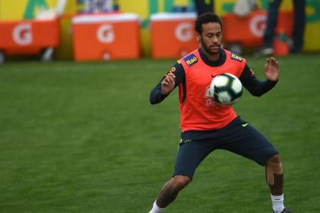 Polizei ermittelt gegen Neymar: Vergewaltigung und Veröffentlichung intimer Fotos Polizei ermittelt gegen Neymar: Vergewaltigung und Veröffentlichung intimer Fotos