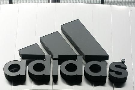Adidas leitet rechtliche Schritte gegen spanischen Fußballverband ein Adidas leitet rechtliche Schritte gegen spanischen Fußballverband ein
