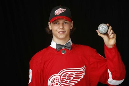 NHL Draft: Seider schon als Nummer sechs nach Detroit NHL Draft: Seider schon als Nummer sechs nach Detroit