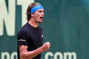 Zverev souverän im Viertelfinale von Halle - Federer glücklich