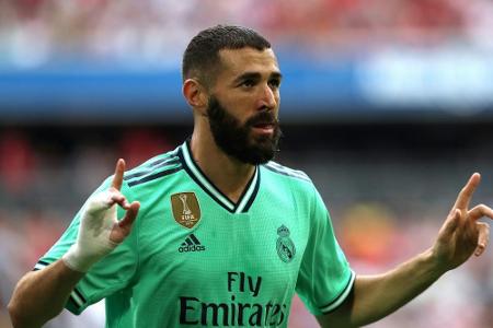 Real gewinnt gegen Fenerbahce - Benzema mit drei Toren Real gewinnt gegen Fenerbahce - Benzema mit drei Toren
