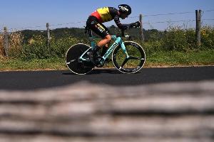 Tour de France: Belgier van Aert bei Einzelzeitfahren schwer gestürzt