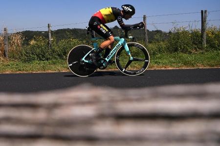 Tour de France: Belgier van Aert bei Einzelzeitfahren schwer gestürzt Tour de France: Belgier van Aert bei Einzelzeitfahren schwer gestürzt