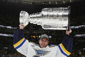 Stanley-Cup-Held Binnington bleibt in St. Louis