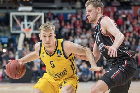 Basketball-Nationalspieler Giffey verlängert bei Alba Basketball-Nationalspieler Giffey verlängert bei Alba