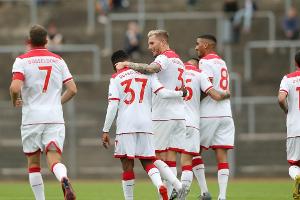 Düsseldorf gewinnt Testspiel gegen Siegen - Tekpetey-Tor bei Debüt
