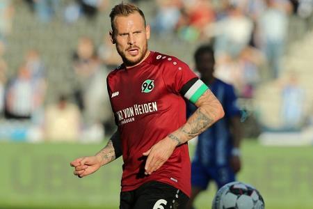 Bakalorz bleibt Mannschaftskapitän bei Hannover 96 Bakalorz bleibt Mannschaftskapitän bei Hannover 96