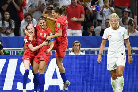 Glückliches 2:1 gegen England: USA greifen nach dem vierten Stern Glückliches 2:1 gegen England: USA greifen nach dem vierten Stern