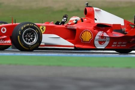 Schumacher im Ferrari F2004: 