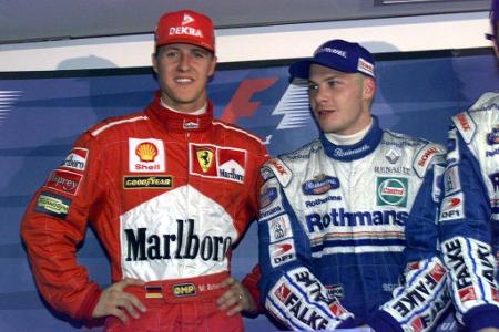 Schumacher (l.) entschuldigt sich Jahre später für sein Manöver, gibt zu: 'Wenn es eine Sache in meiner Formel-1-Zeit gäbe, ...
