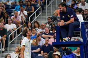 Mittelfinger und Interview: Medwedew verärgert US-Open-Fans