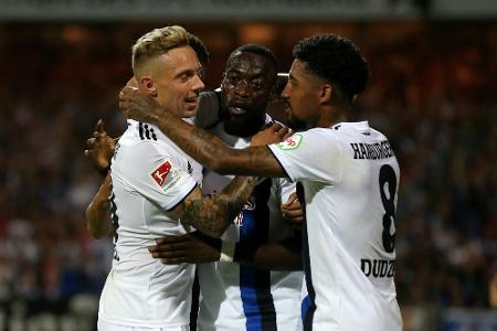 Vier Tore beim Club: HSV feiert ersten Saisonsieg Vier Tore beim Club: HSV feiert ersten Saisonsieg