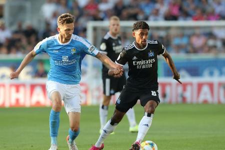 HSV verhindert K.o. in Chemnitz - Fans solidarisieren sich mit Jatta HSV verhindert K.o. in Chemnitz - Fans solidarisieren sich mit Jatta