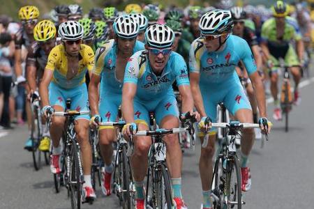 Mit geballter Kraft schafft es Astana, dass ein Doping-Fall im Radsport tatsächlich noch als Skandal durchgeht. Innerhalb we...