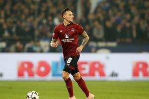 Abwehrspieler Bauer von Werder nach Russland