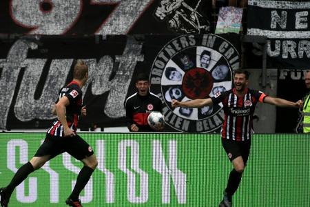 Blitztor bringt Punkte: Frankfurts Schnellstarter besiegen Hoffenheim Blitztor bringt Punkte: Frankfurts Schnellstarter besiegen Hoffenheim