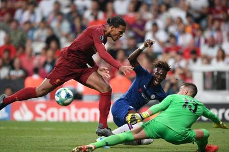 Nach Supercup-Sieg gegen Chelsea: Klopp feiert Matchwinner Adrian Nach Supercup-Sieg gegen Chelsea: Klopp feiert Matchwinner Adrian