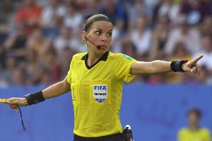 Französin Frappart pfeift UEFA Supercup der Männer