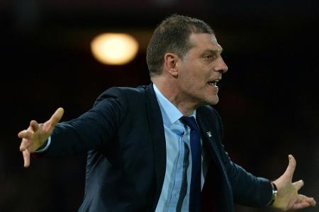 England: Bilic sieht als erster Trainer Gelb-Rot England: Bilic sieht als erster Trainer Gelb-Rot