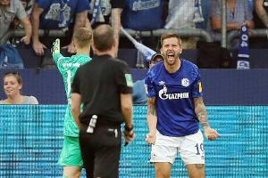 Schalke fühlt sich um zwei Handelfmeter betrogen