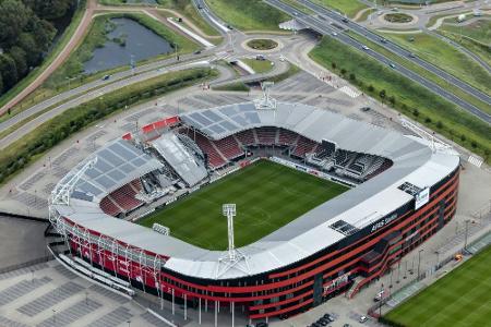 Nach Tribünendacheinsturz: AZ Alkmaar trägt zwei Spiele in Den Haag aus Nach Tribünendacheinsturz: AZ Alkmaar trägt zwei Spiele in Den Haag aus