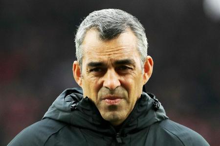 Dutt sieht Gelb und poltert: Dutt sieht Gelb und poltert: