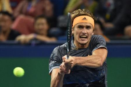 Sieg gegen Federer: Zverev im Halbfinale von Shanghai Sieg gegen Federer: Zverev im Halbfinale von Shanghai