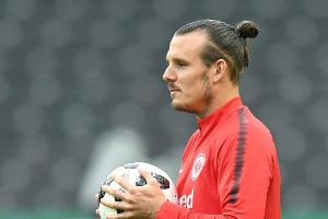 Frankfurt: Demo für Verbleib von "Fußballgott" Meier