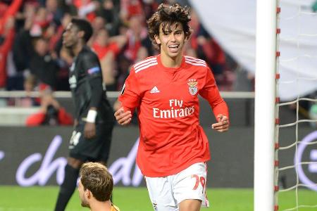 Mit Joao Félix hat Atlético Madrid den Top-Transfer des Sommers unter Dach und Fach gebracht. Mit Blick auf die teuersten We... Mit Joao Félix hat Atlético Madrid den Top-Transfer des Sommers unter Dach und Fach gebracht. Mit Blick auf die teuersten We...