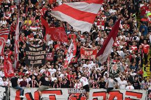 "Korrupte Typen": Frankfurter Ultras attackieren UEFA nach Fan-Auschluss